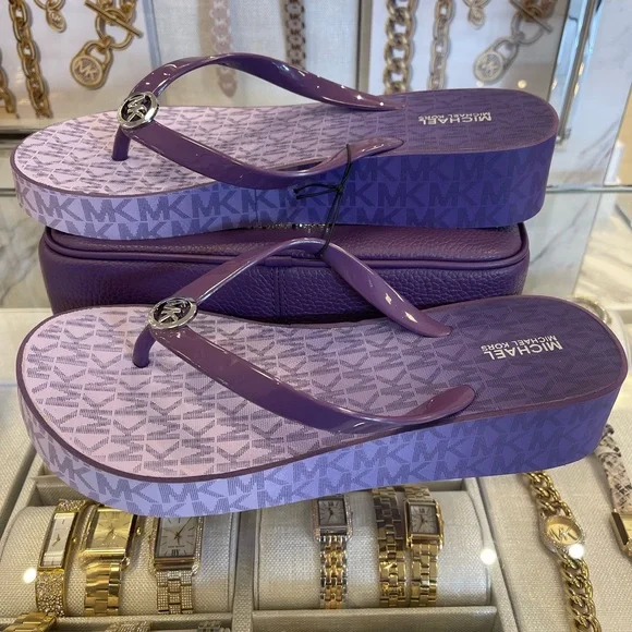 Michael Kors BEDFORD FLIP FLOP
PVC/OMBRE MK SIG
Platform Sandals 
Dark Purple - Picture 2 of 16